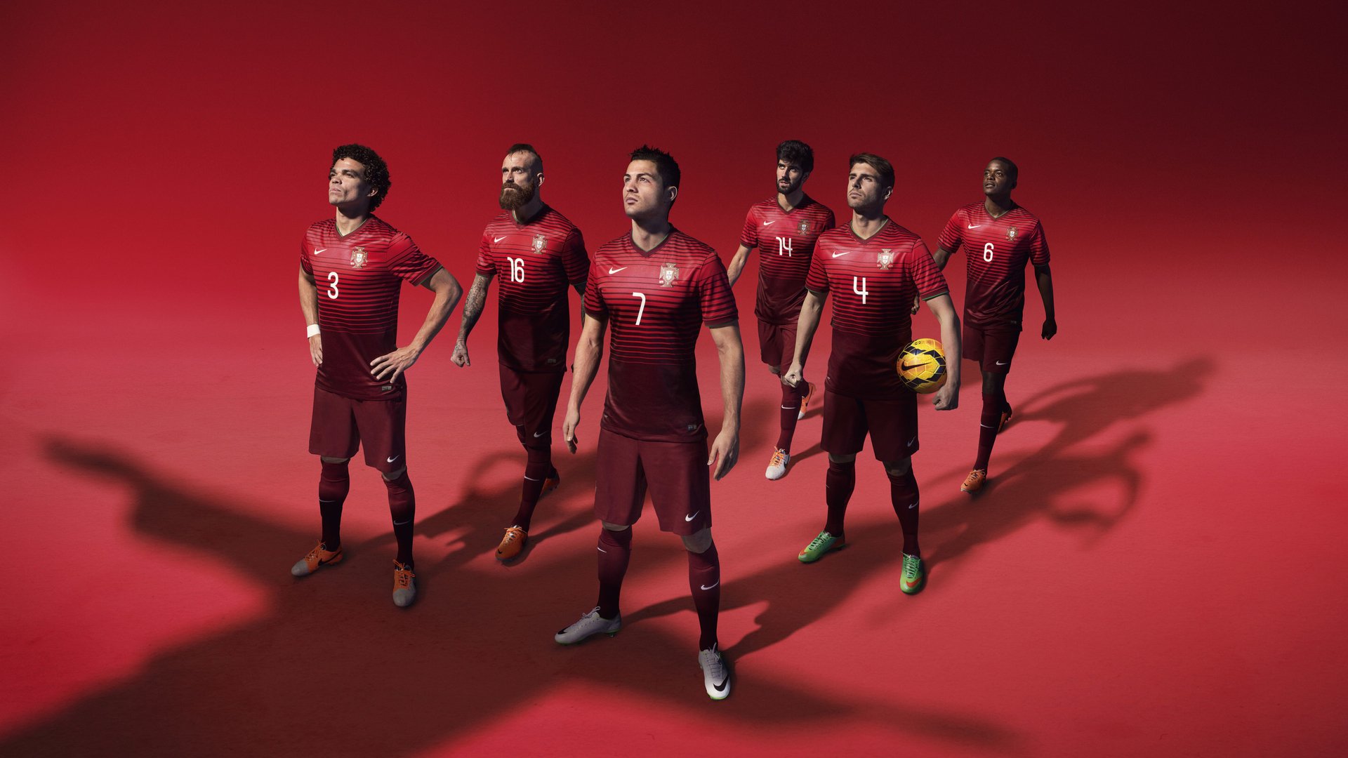 那不勒斯风暴席卷圣西罗，莱奥稳定输出如精密仪器，红黑军团防线溃不成军