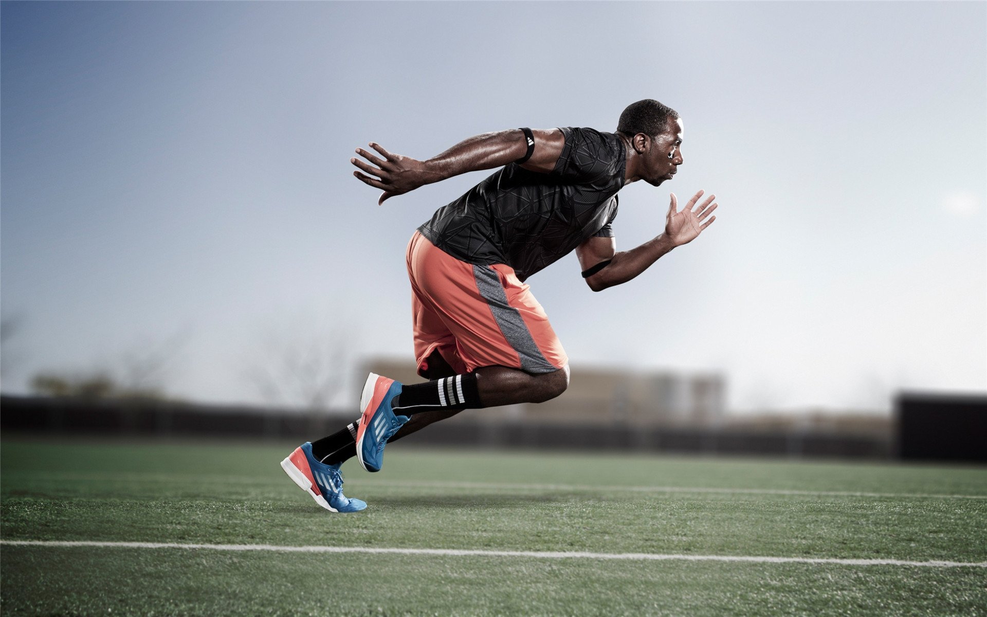 世界排名争夺战之夜，字母哥关键节点连续得分改写格局