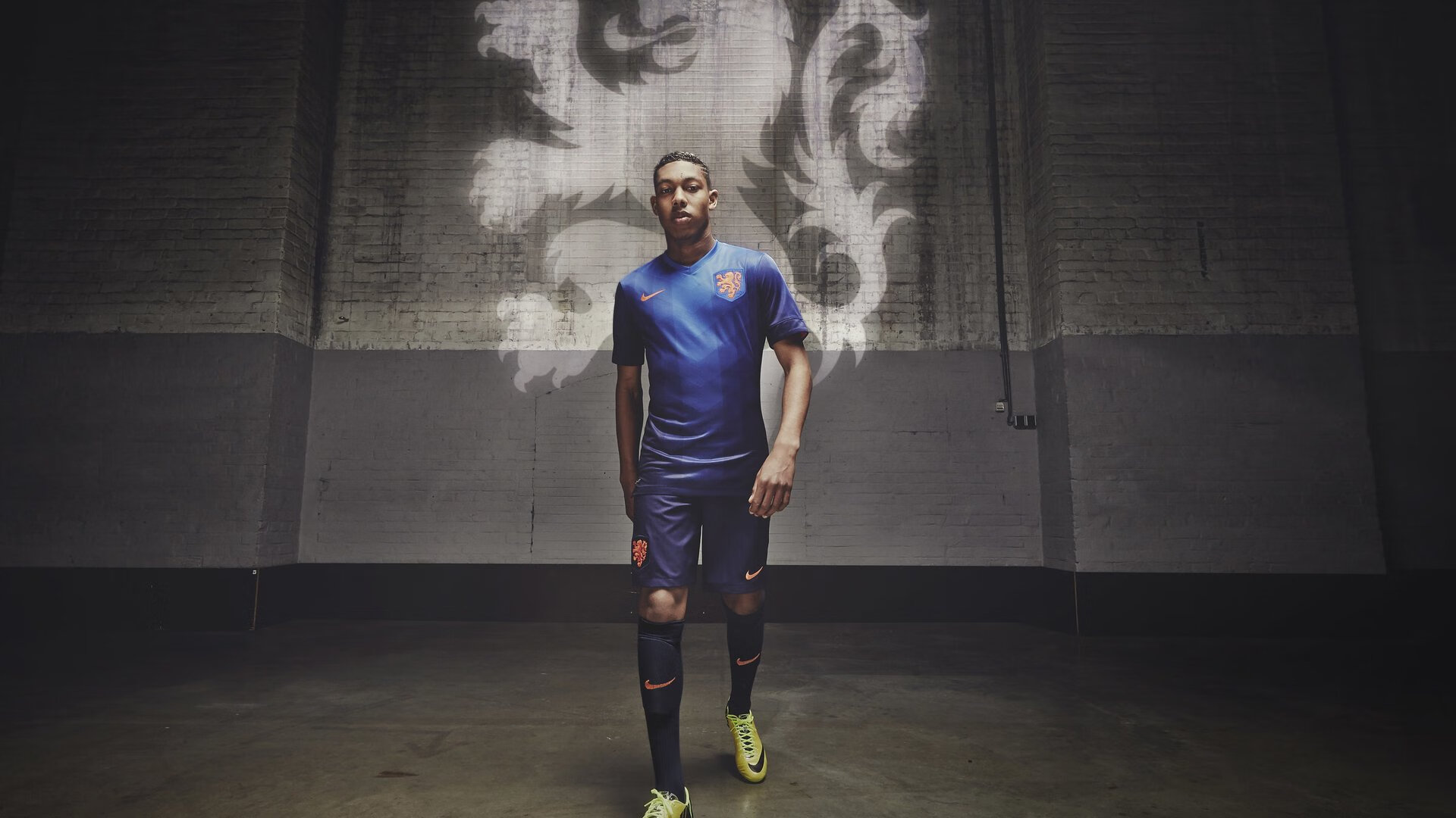 舞台越大越强，奥纳纳的崛起与罗马碾压哥伦比亚的启示